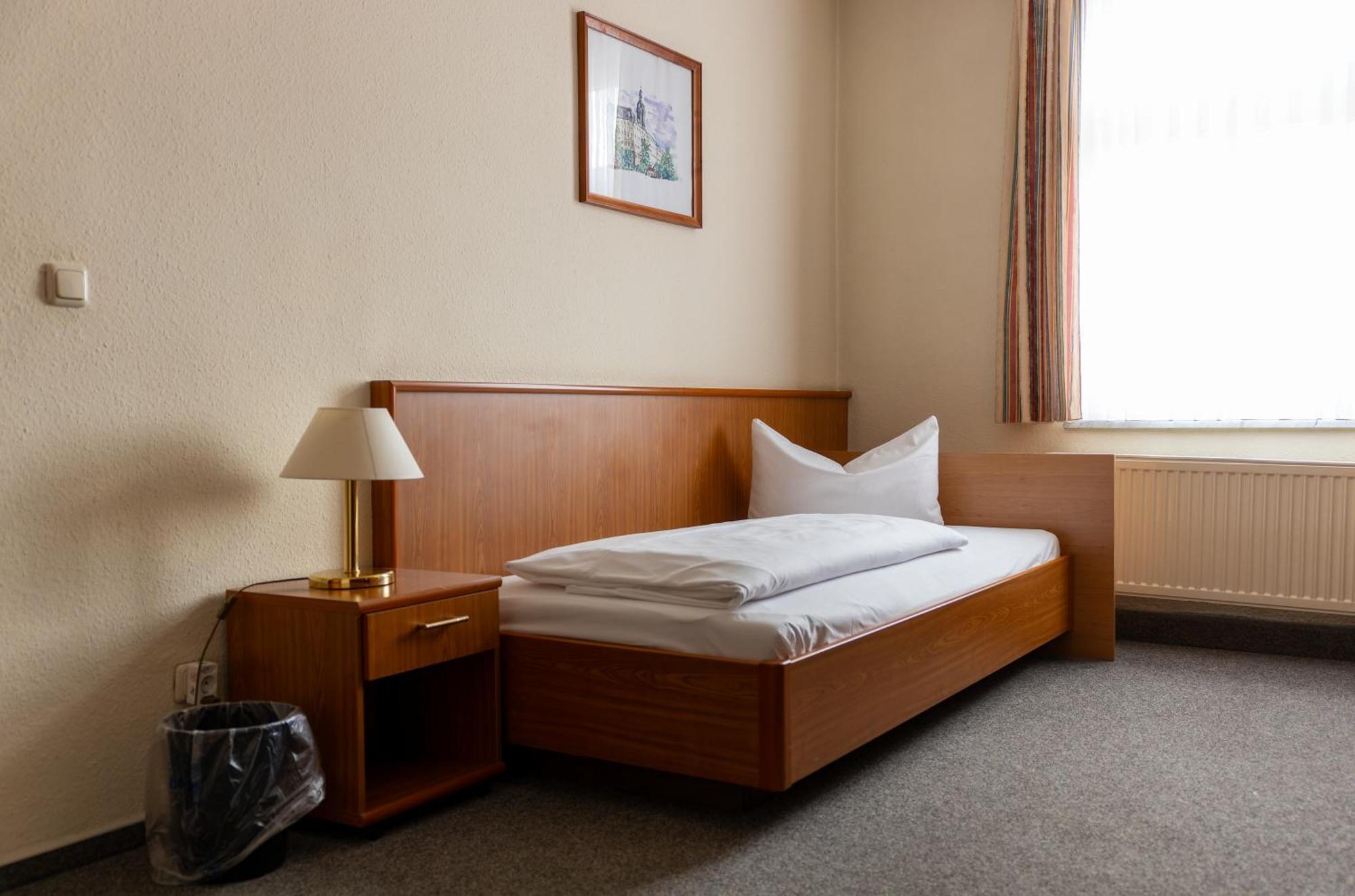 Hotel Anker Saalfeld Saale エクステリア 写真