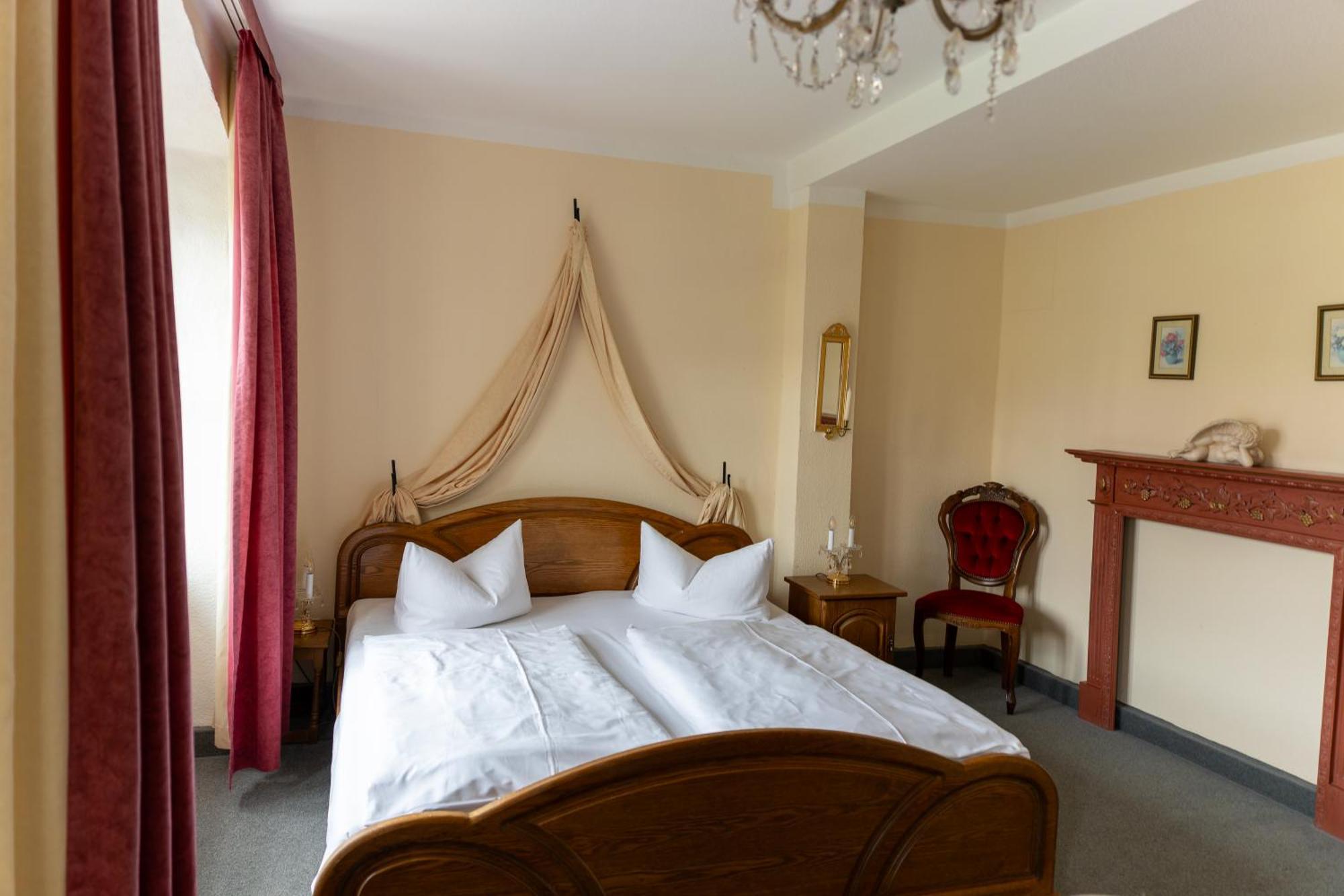 Hotel Anker Saalfeld Saale エクステリア 写真